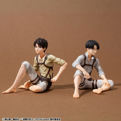 MEGAHOUSE G.E.M. Series Attack on Titan Palm size Ellen + Squad Captain Levi set
